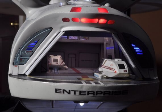 U.S.S. Enterprise 1:350 Scale Set Prop Replica Model with lights -BUY 2 FREE SHIPPING