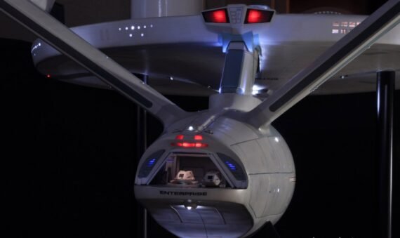 U.S.S. Enterprise 1:350 Scale Set Prop Replica Model with lights -BUY 2 FREE SHIPPING